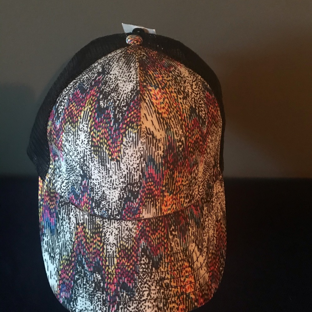 Black/Rainbow Black Women’s Hat